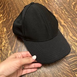 Wilfred Free black baseball cap